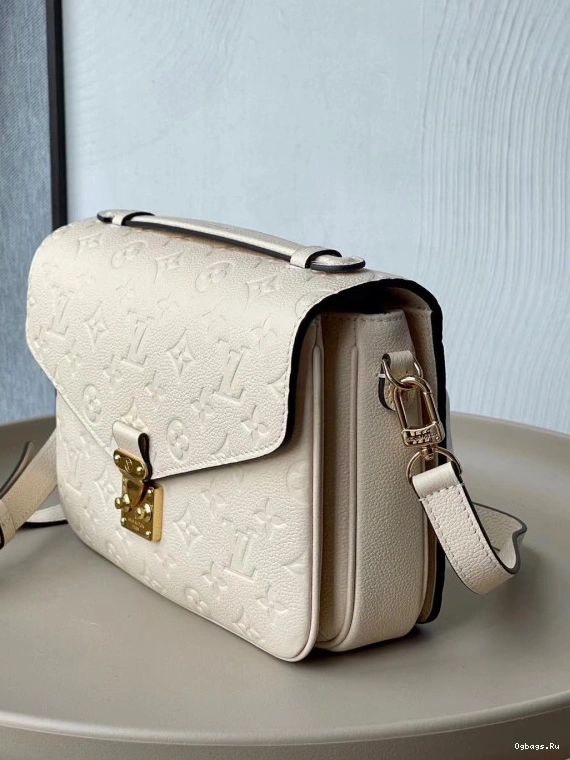 WEST LOUIS METIS POCHETTE EAST VUITTON 0323